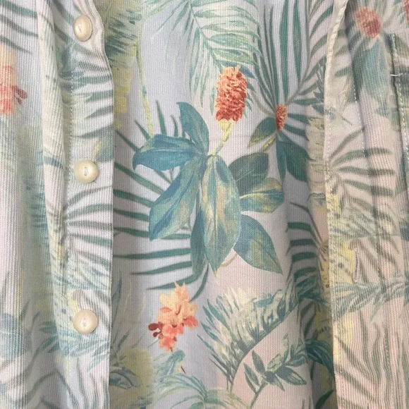 Tommy Bahama Shirt with floral print / size small / Like new